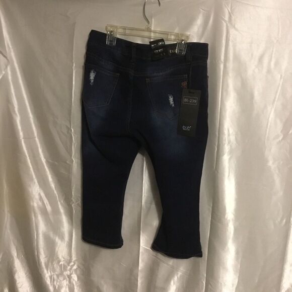 Bob Destroyed Dark Wash Jean Capris 11 - Picture 3 of 4